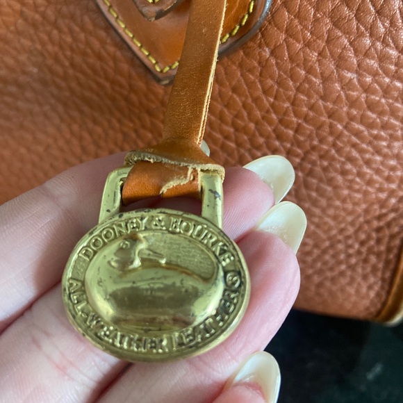 VINTAGE AUTHENTIC DOONEY & BOURKE Leather Top Handle Convertible Bag - Picture 3 of 14